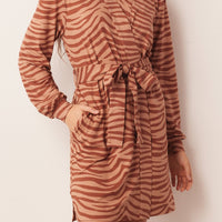 Quinn Cloud Jersey Banded Short Robe in Bengal