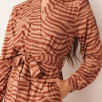 Quinn Cloud Jersey Banded Short Robe in Bengal