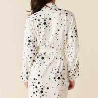Quinn Cloud Jersey Banded Short Robe in White Stars