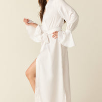 Juliette Luxe Satin Cuff Robe in Blanc