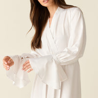 Juliette Luxe Satin Cuff Robe in Blanc