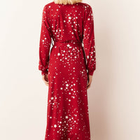 Skyler Cloud Jersey Banded Long Robe in Red Stars